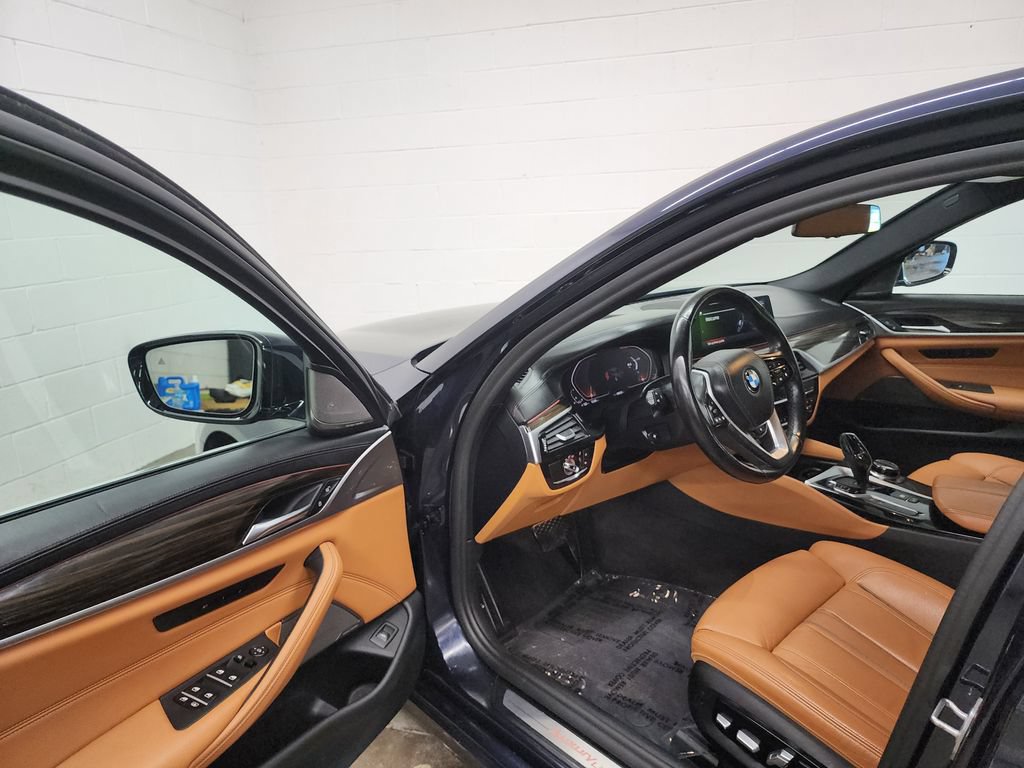 Used 2020 BMW 530i xDrive w/ Executive Package AWD/4WD image 9