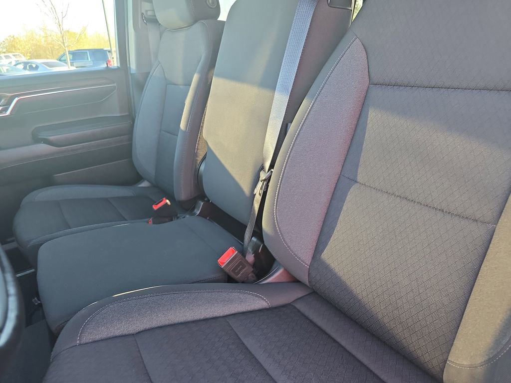 Used 2024 Chevrolet Silverado 1500 LT image 15
