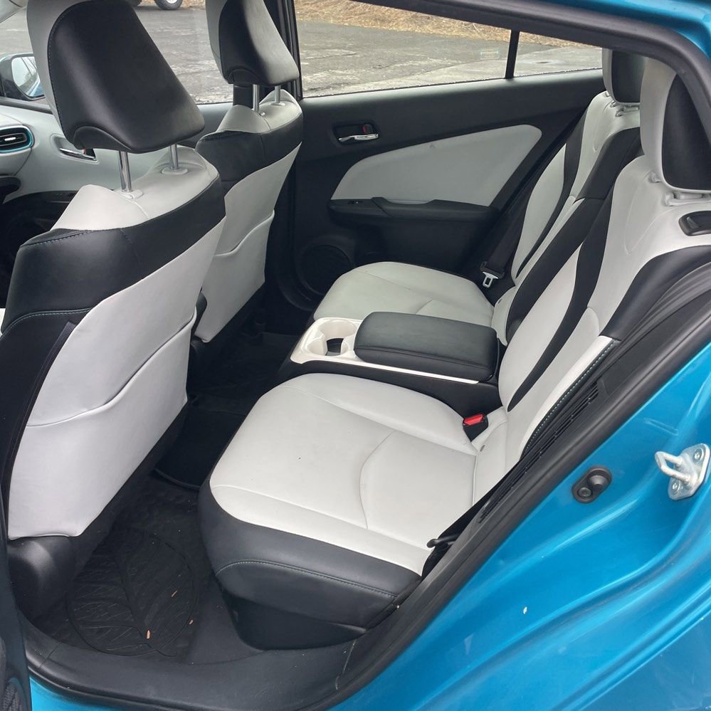 Used 2017 Toyota Prius Prime Advanced image 7