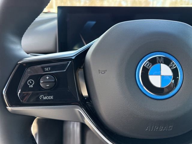 Used 2024 BMW i5 eDrive40i w/ M Sport Package RWD image 34