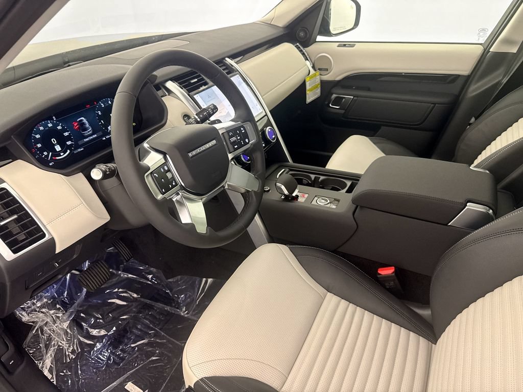 New 2026 Land Rover Discovery S AWD/4WD image 9