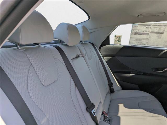 New 2025 Hyundai Elantra Limited FWD image 21