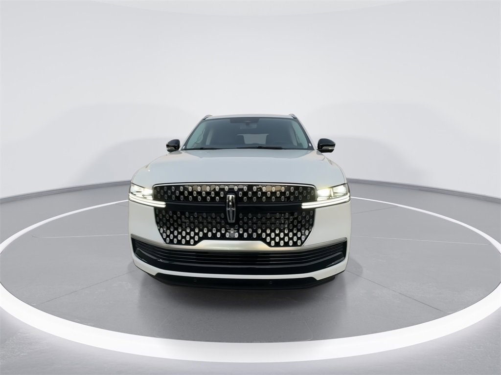 New 2025 Lincoln Navigator L Reserve image 3