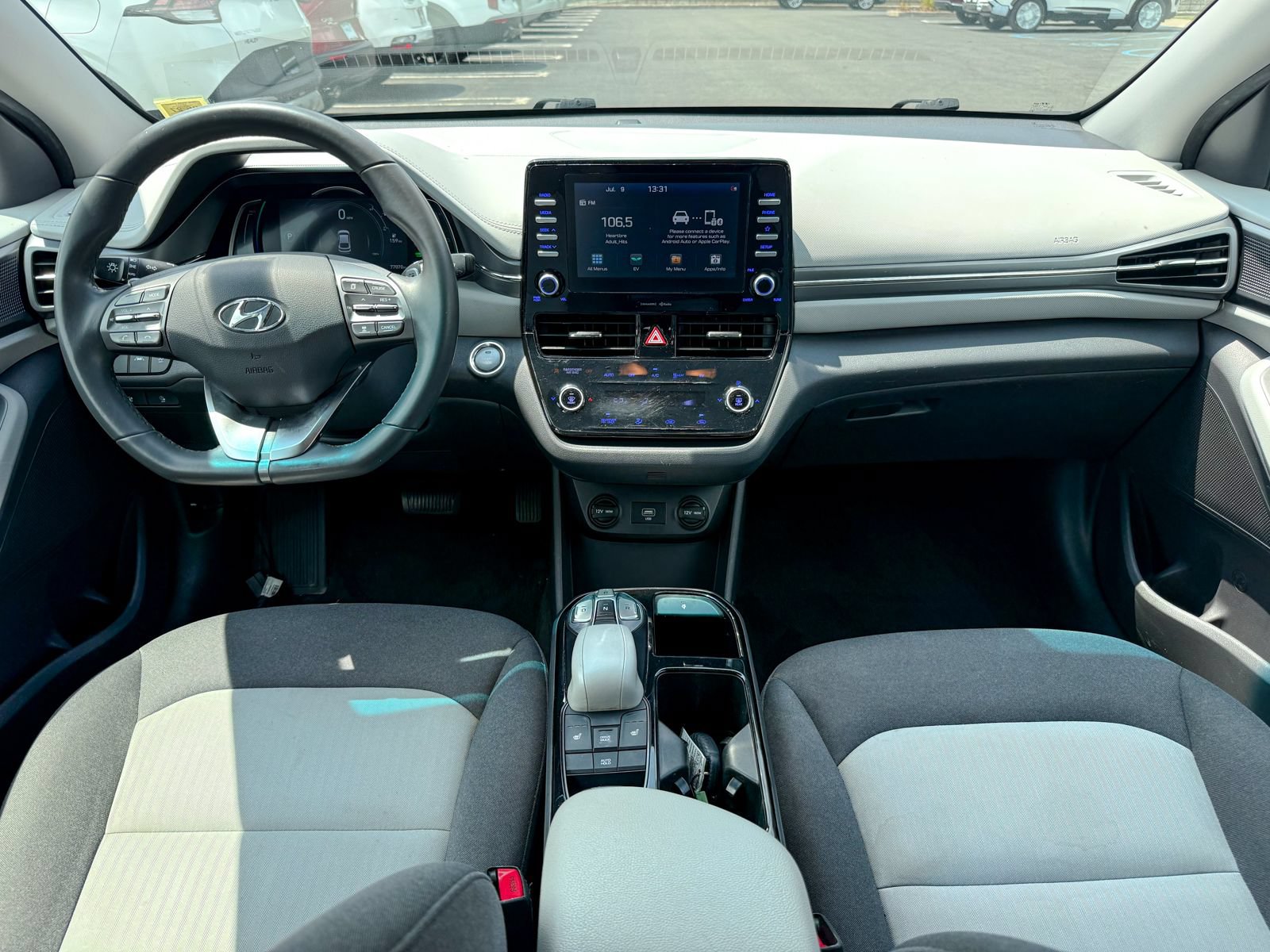 Used 2020 Hyundai Ioniq SE FWD image 32