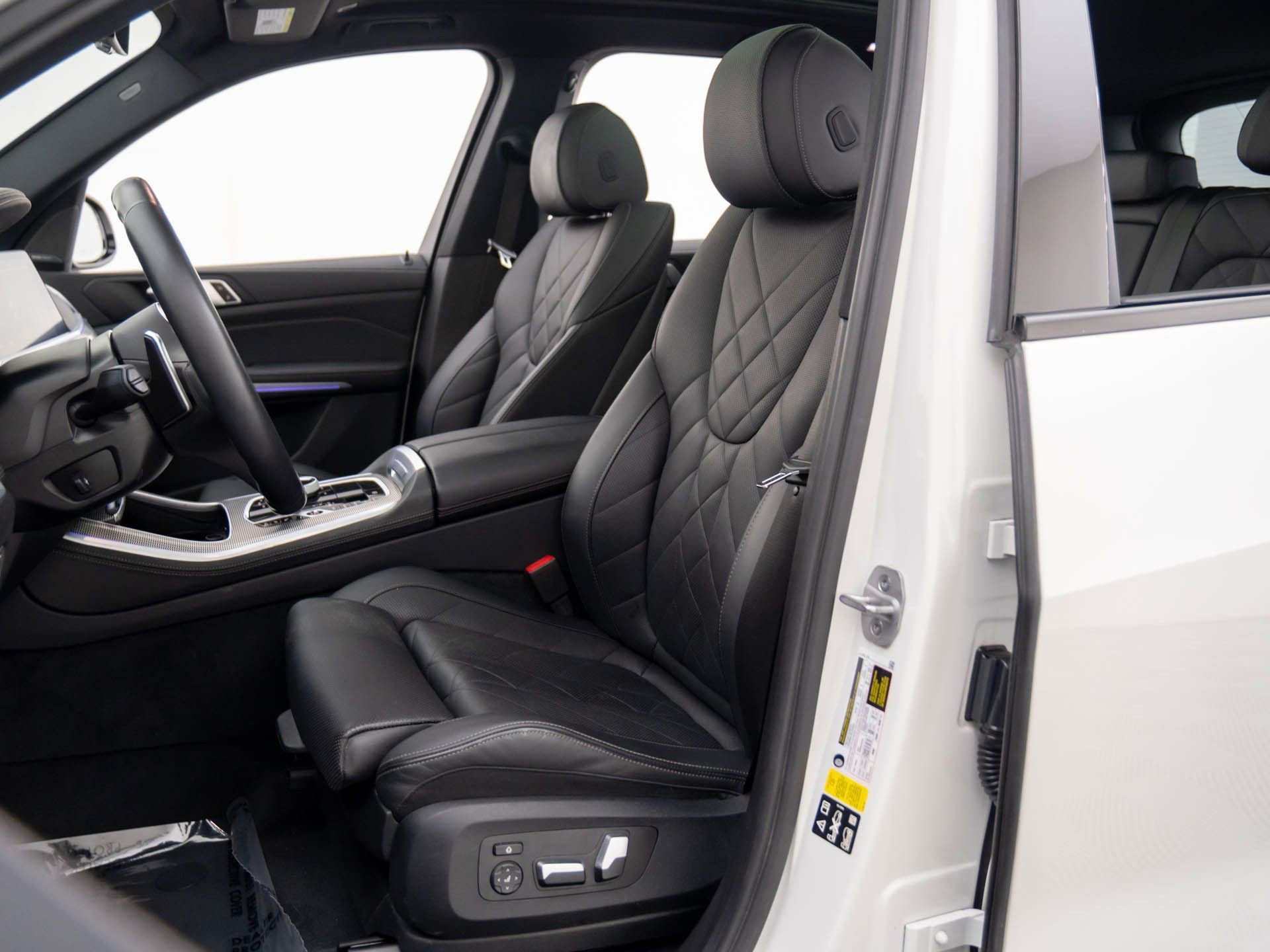 Used 2023 BMW X5 xDrive40i w/ M Sport Package image 16