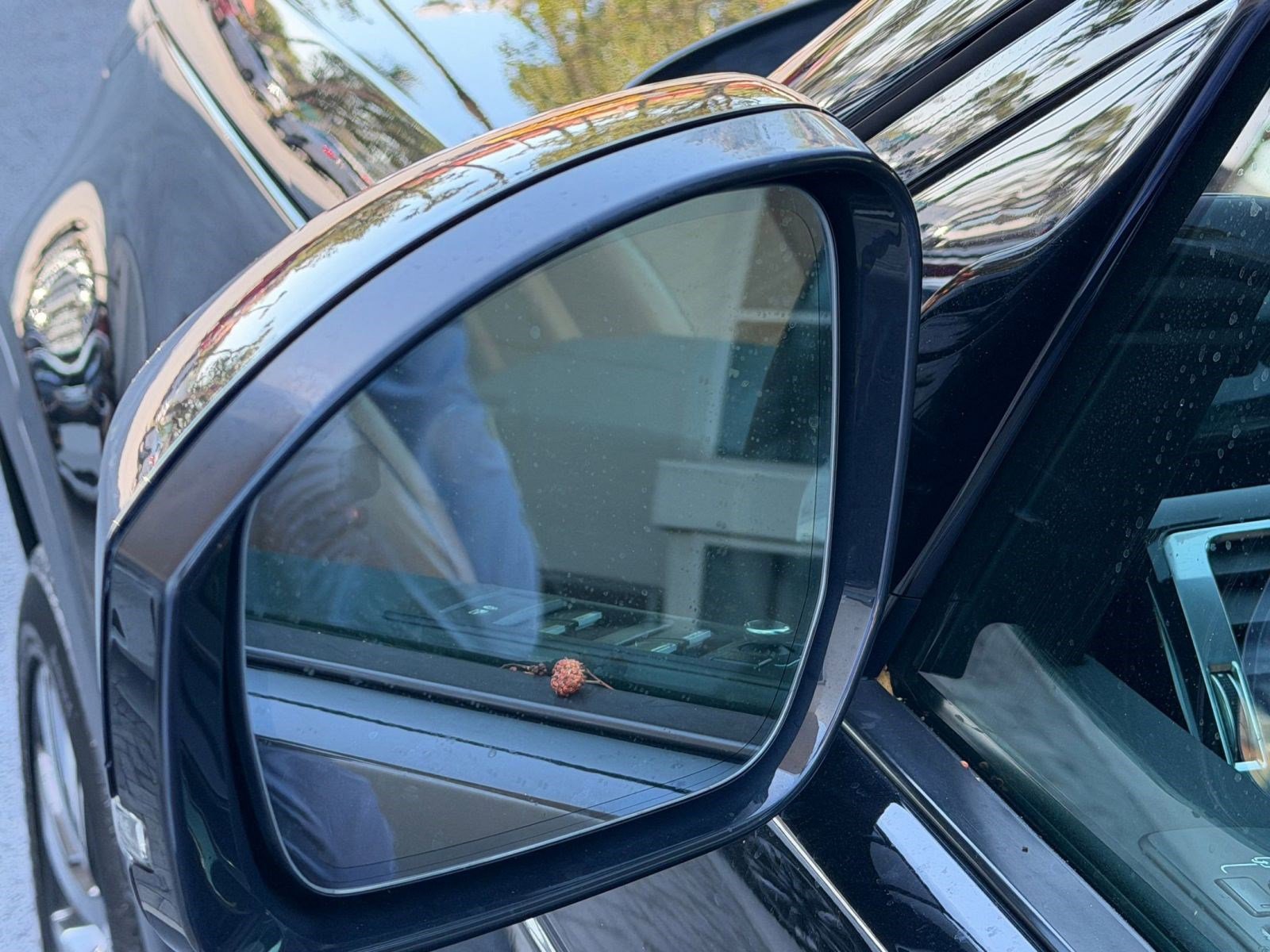 Used 2019 Land Rover Discovery HSE image 23