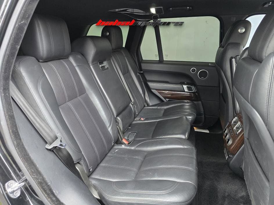 Used 2016 Land Rover Range Rover HSE image 13
