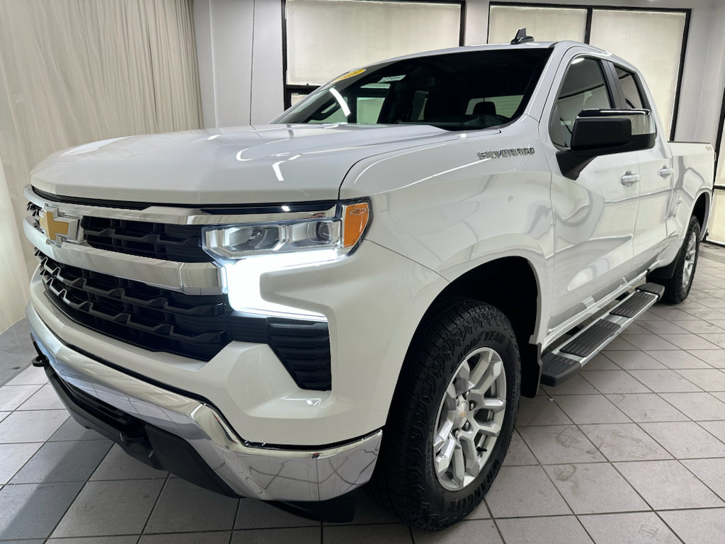 Used 2023 Chevrolet Silverado 1500 LT w/ Protection Package AWD/4WD image 12