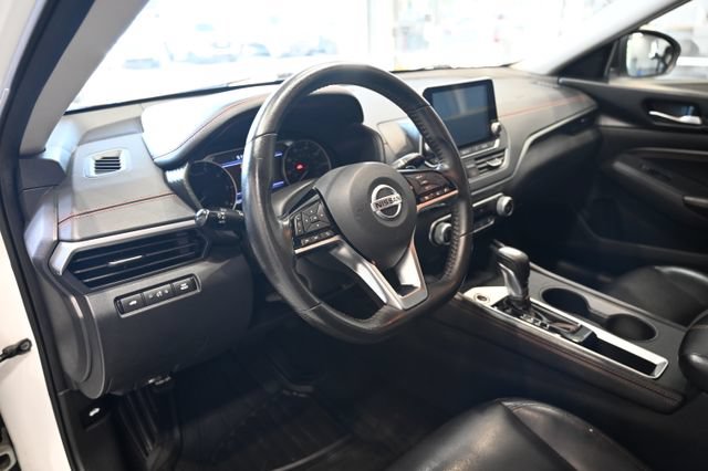 Used 2020 Nissan Altima 2.5 SR FWD image 18