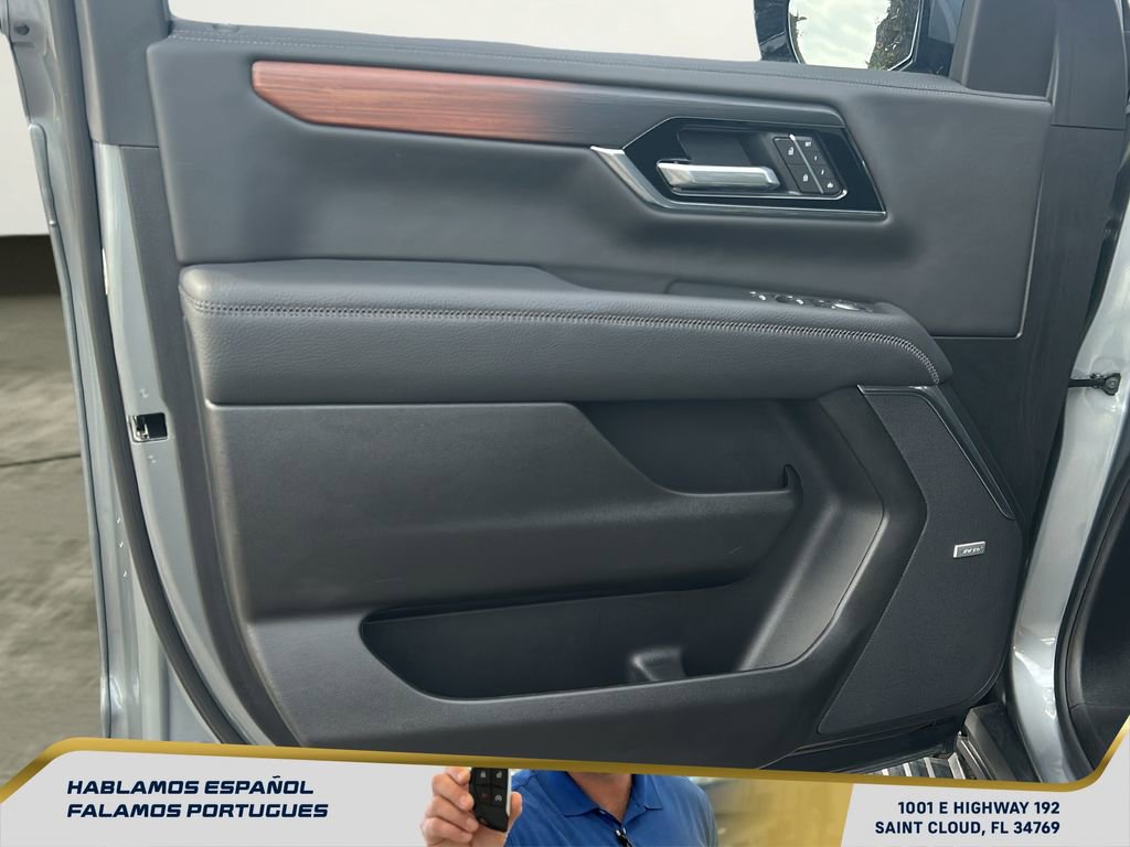 Used 2026 GMC Yukon Denali w/ Denali Reserve Package image 12