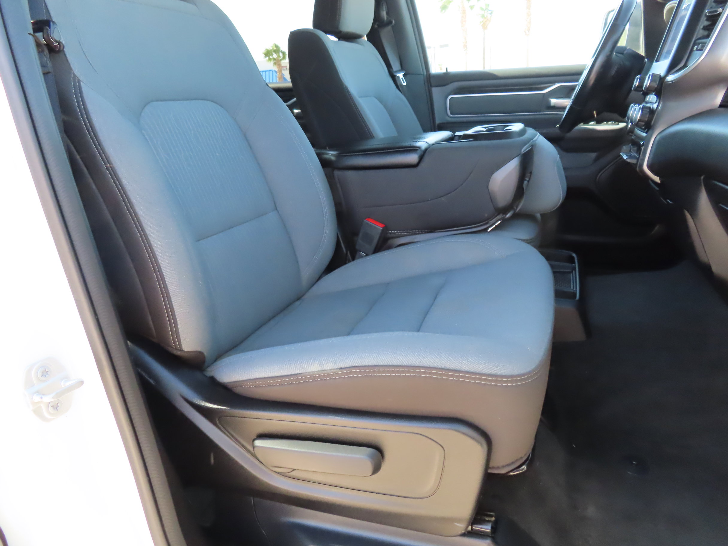 Used 2023 RAM 1500 Big Horn AWD/4WD image 15