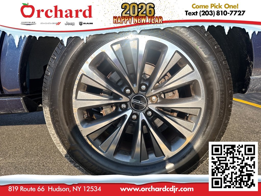 Used 2017 Lincoln Navigator Select image 11