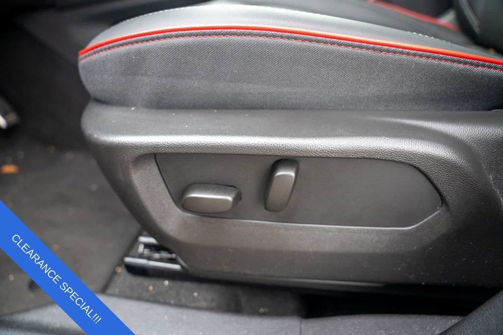 Used 2023 Buick Envision Essence w/ Sport Touring Package image 20