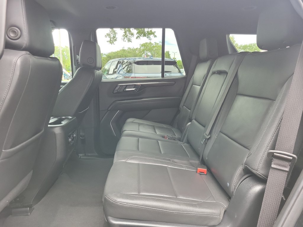 Used 2025 Chevrolet Tahoe LT RWD image 8