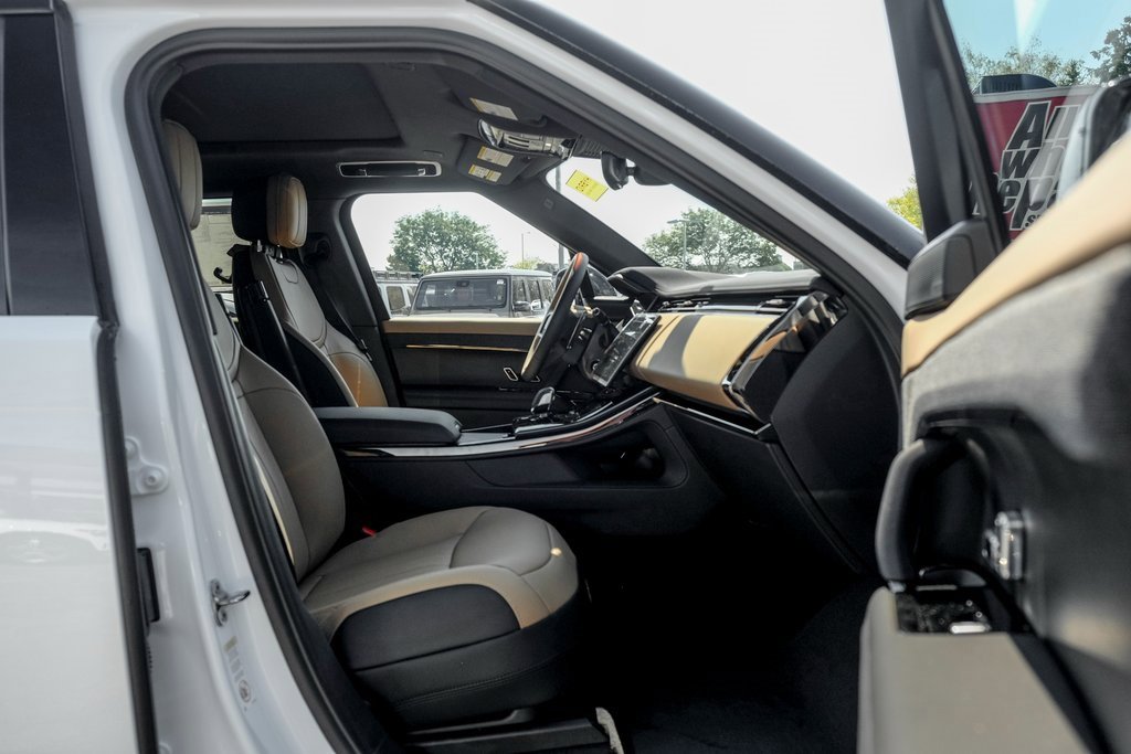 New 2025 Land Rover Range Rover Sport Dynamic SE image 20