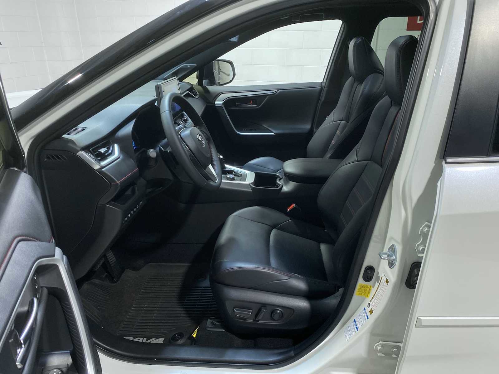 Used 2022 Toyota RAV4 XSE w/ Premium Package image 2