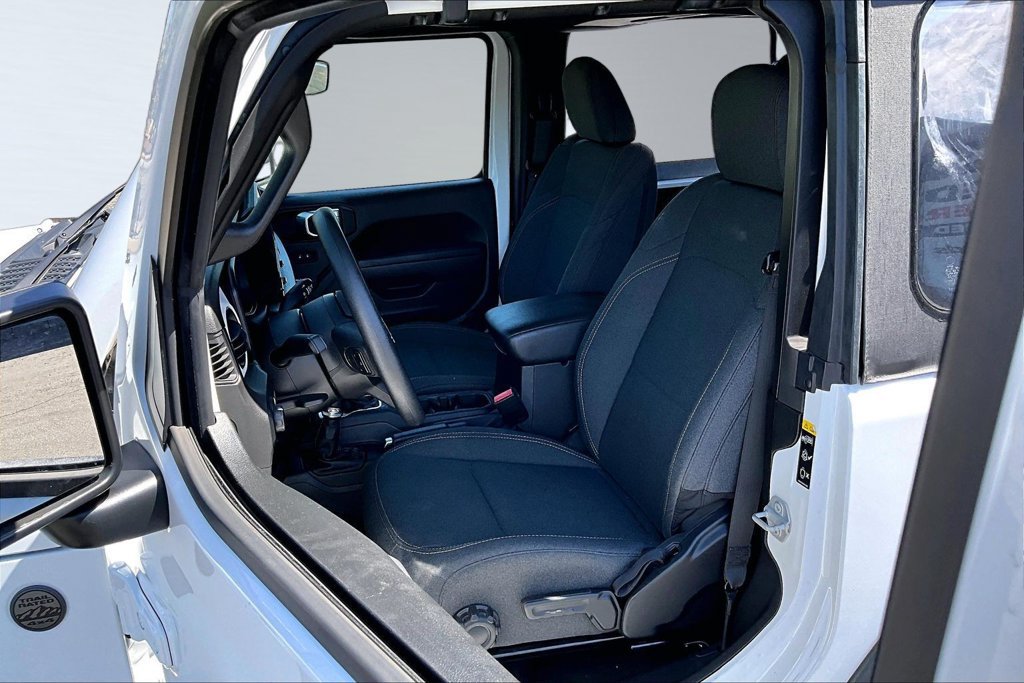 Certified 2025 Jeep Wrangler Sport AWD/4WD image 3
