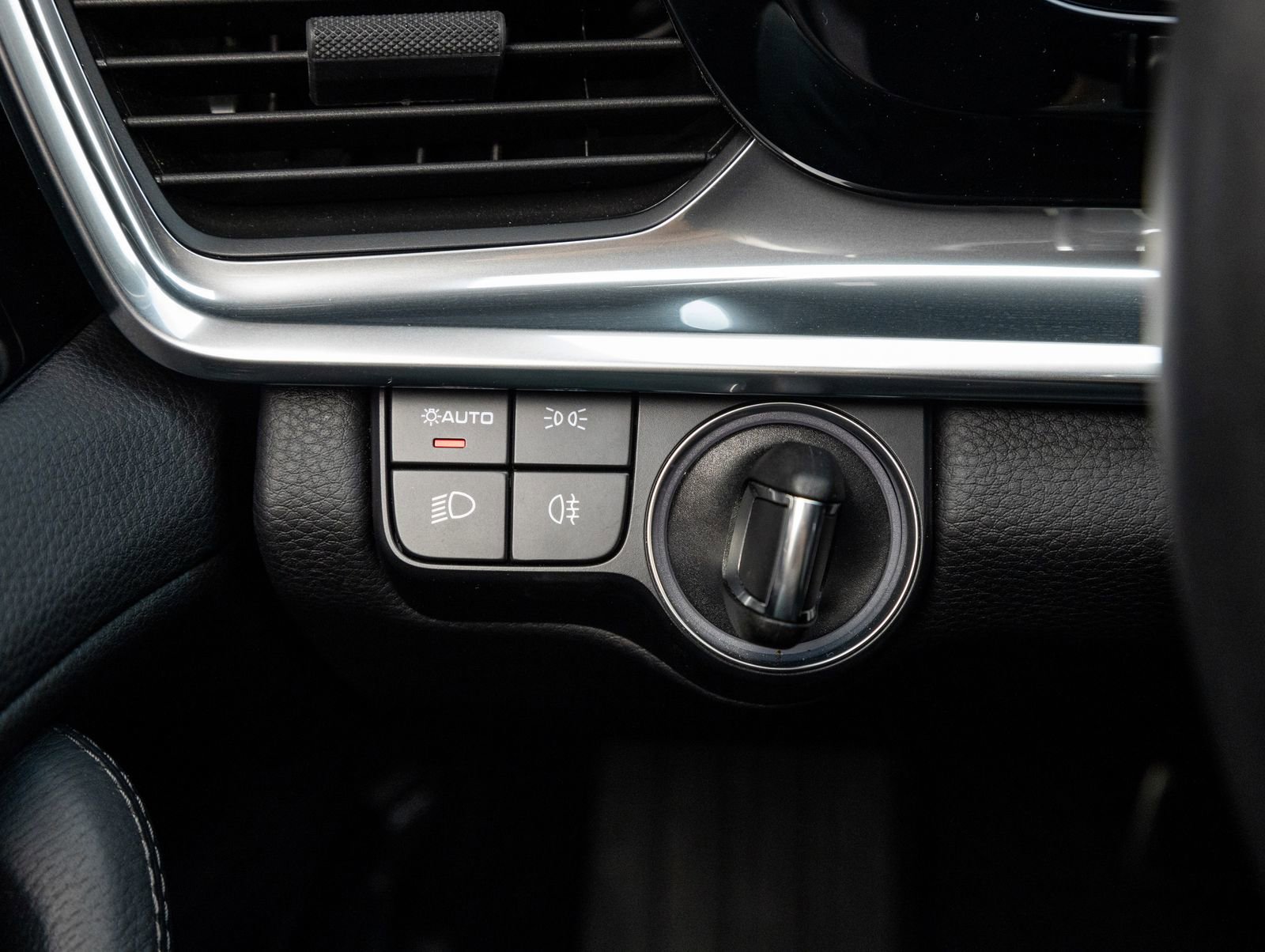 Certified 2023 Porsche Panamera 4S image 17