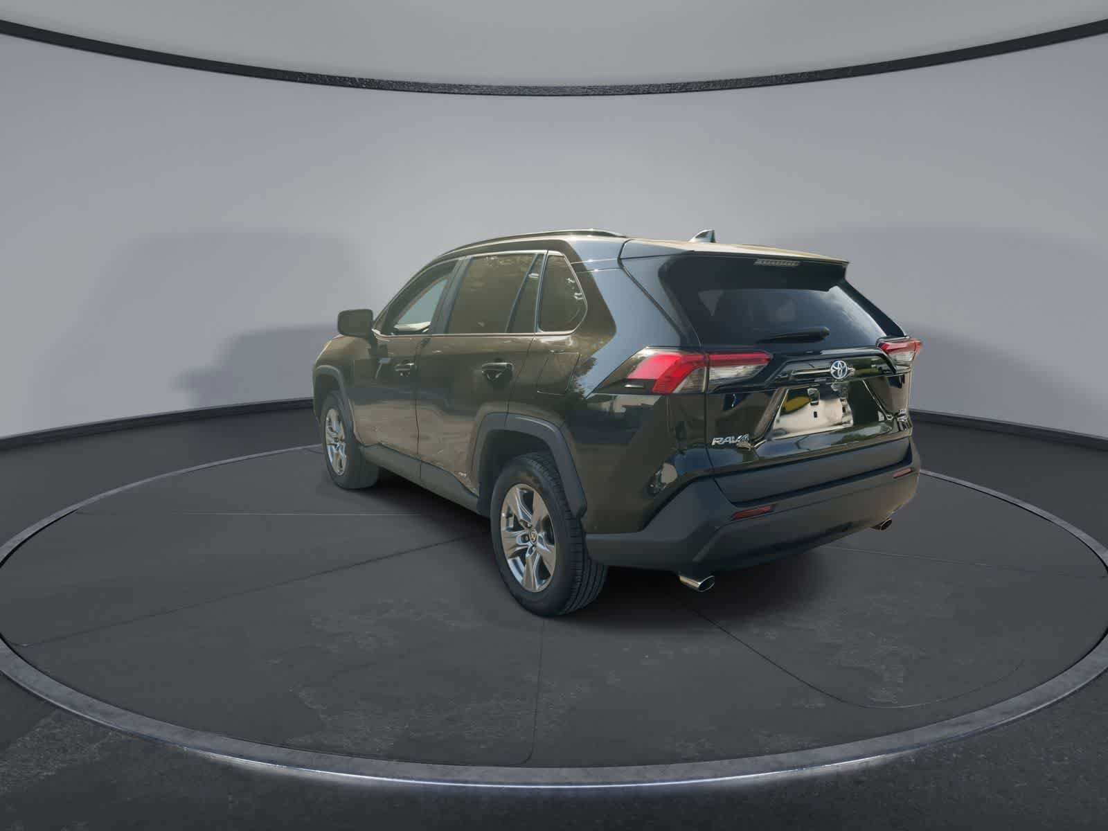 Used 2022 Toyota RAV4 XLE w/ Convenience Package AWD/4WD image 6
