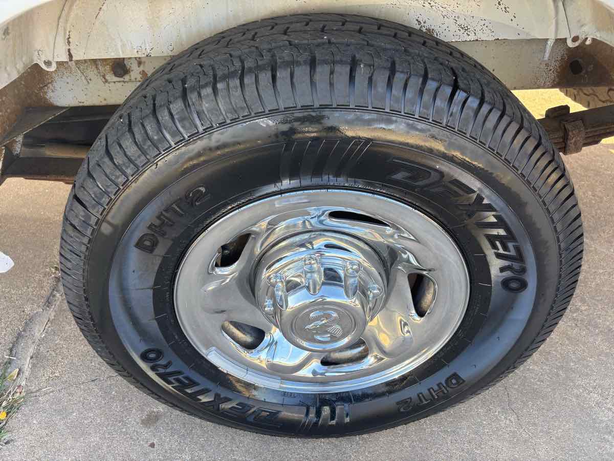 Used 2000 Dodge B3500 image 23