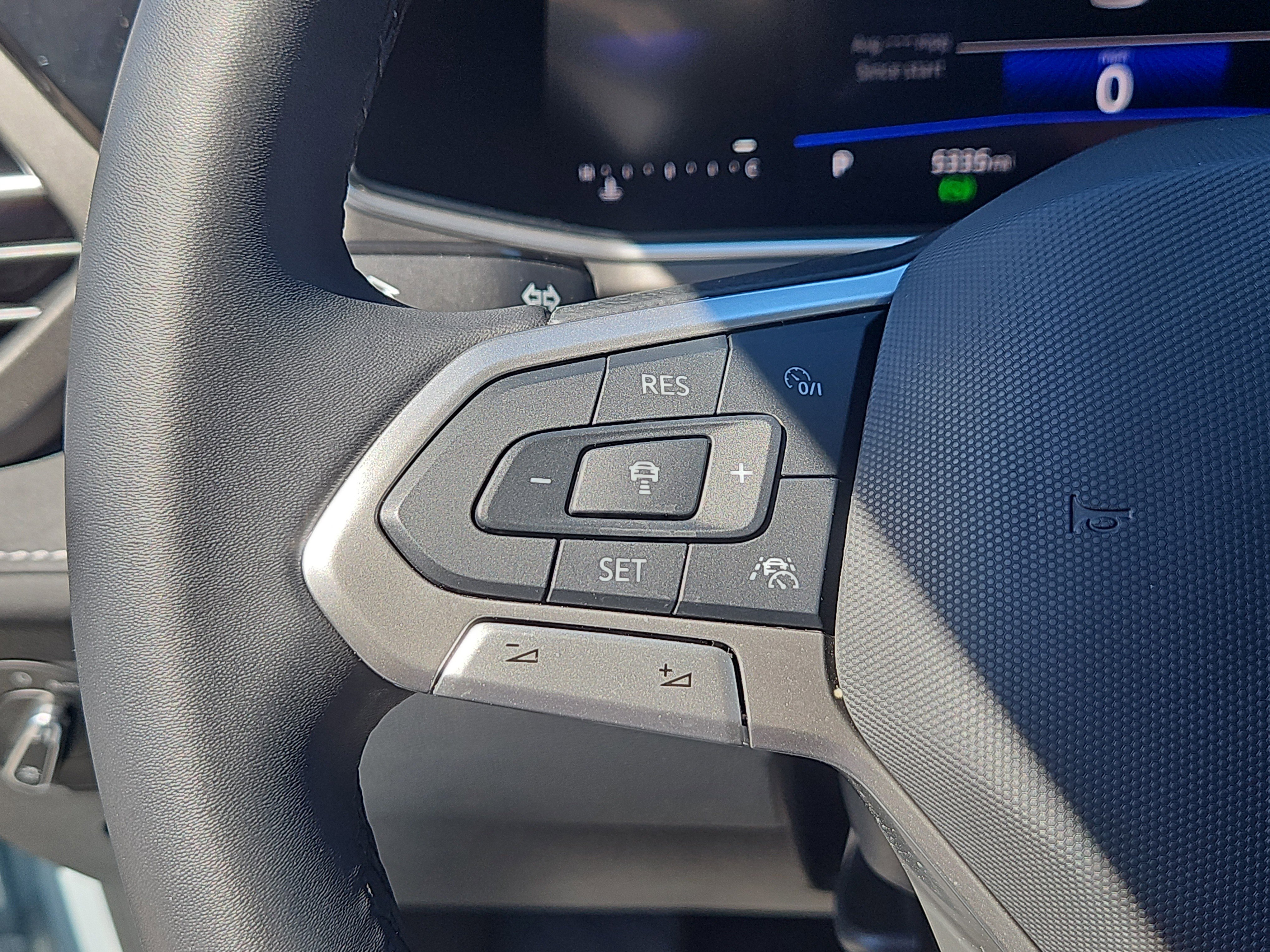 Used 2025 Volkswagen Taos SE image 16