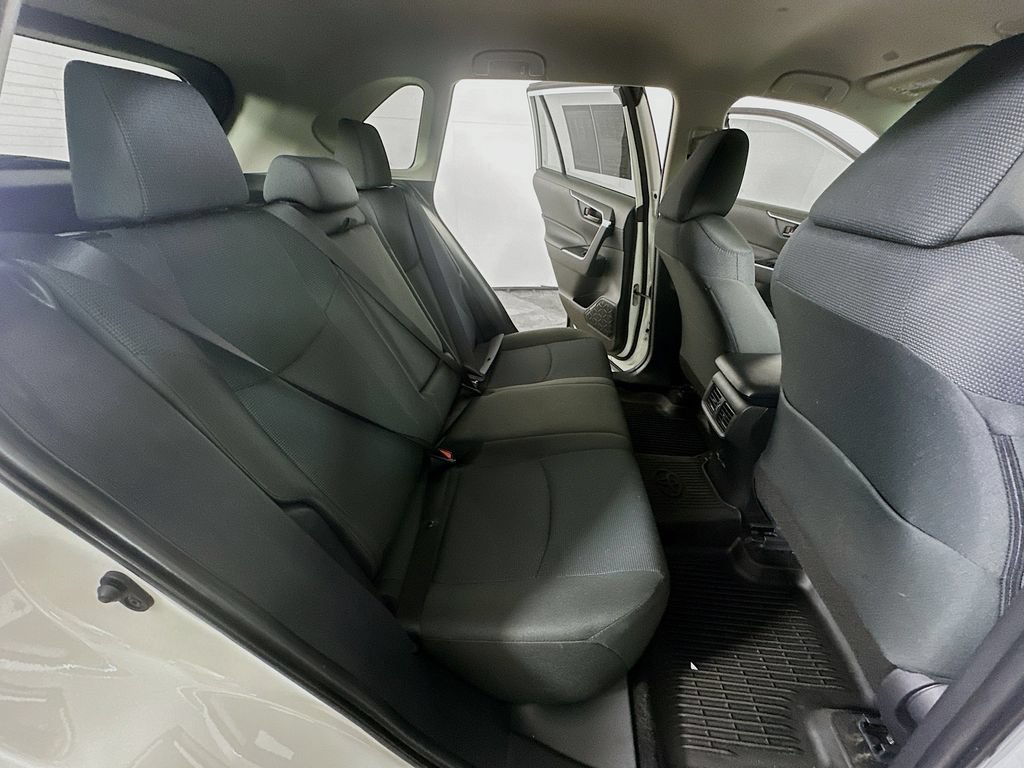 Used 2025 Toyota RAV4 LE AWD/4WD image 11