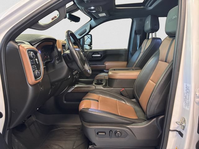 Used 2021 Chevrolet Silverado 1500 High Country w/ Technology Package AWD/4WD image 10