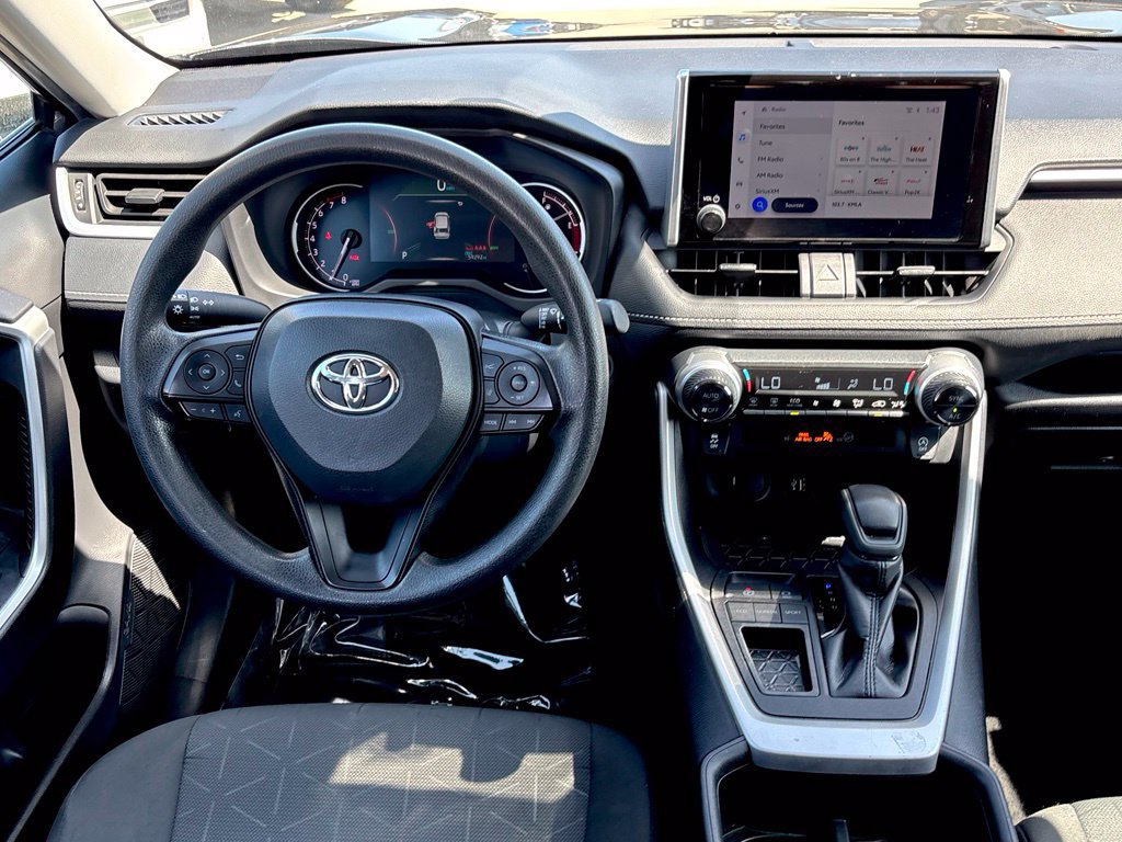 Used 2024 Toyota RAV4 XLE FWD image 21