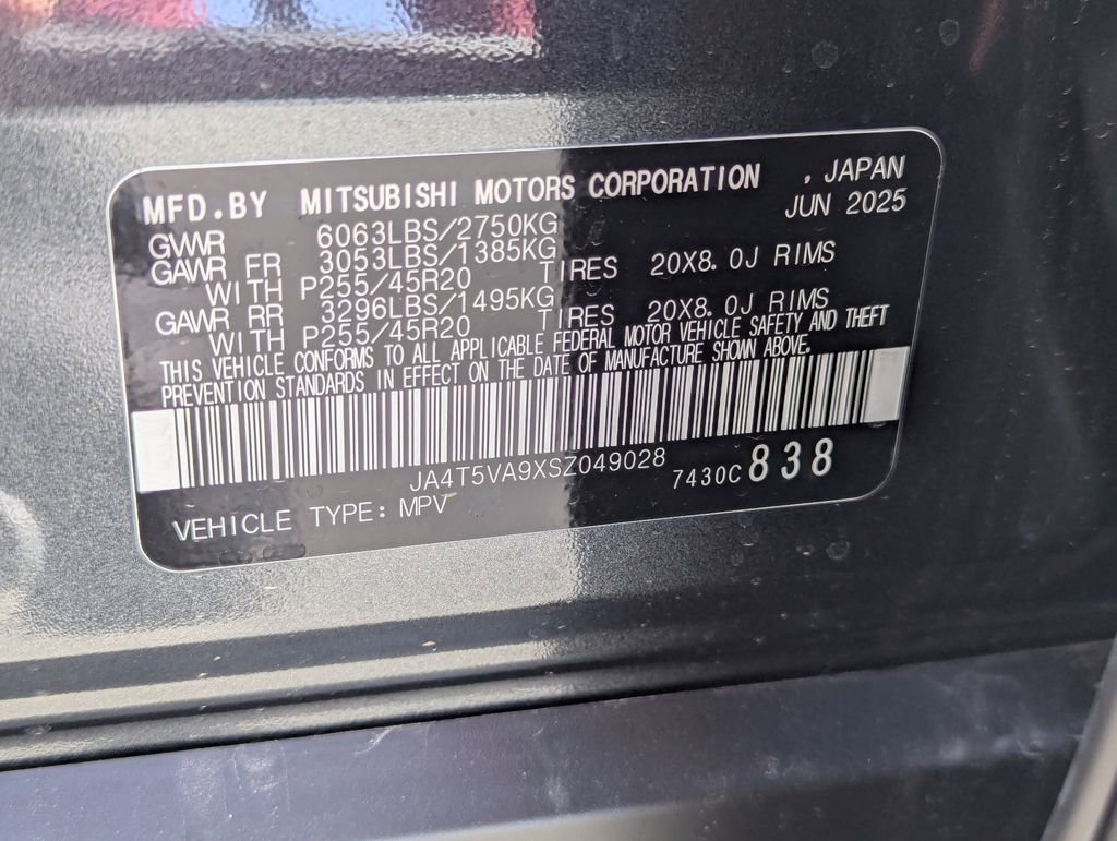 Used 2025 Mitsubishi Outlander 4WD Plug-In Hybrid image 39