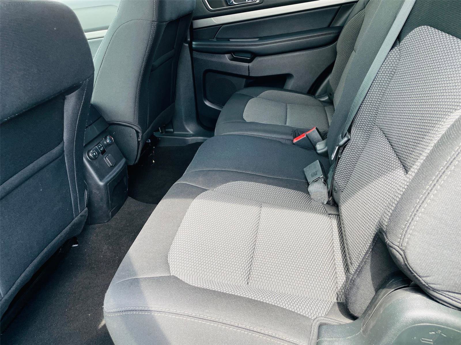 Used 2019 Ford Explorer XLT w/ Equipment Group 201A FWD image 29