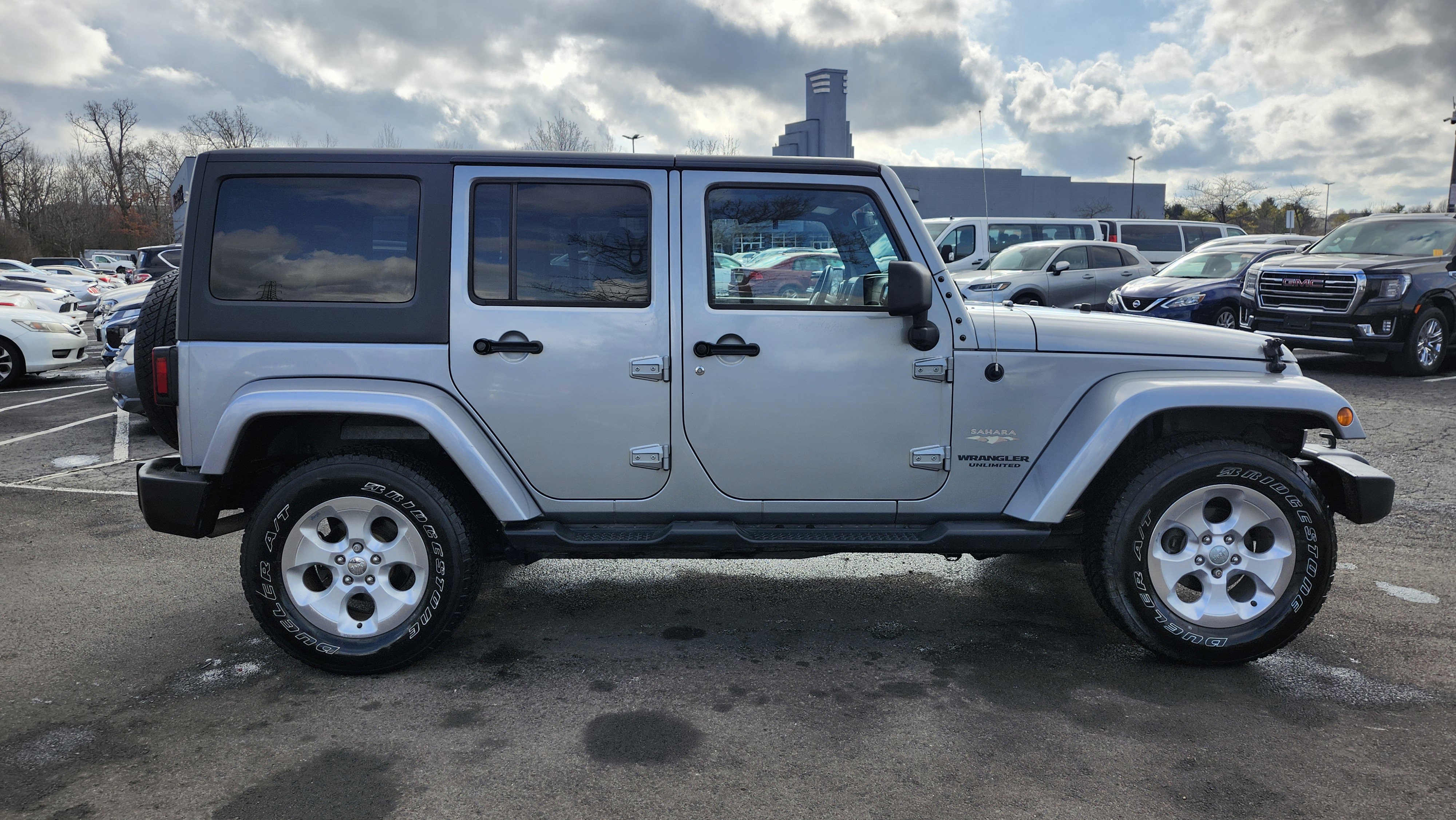 Used 2015 Jeep Wrangler Unlimited Sahara w/ Dual Top Group image 18