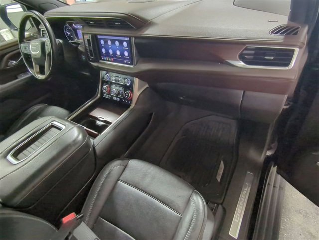 Used 2021 GMC Yukon XL Denali w/ Denali Premium Package image 29