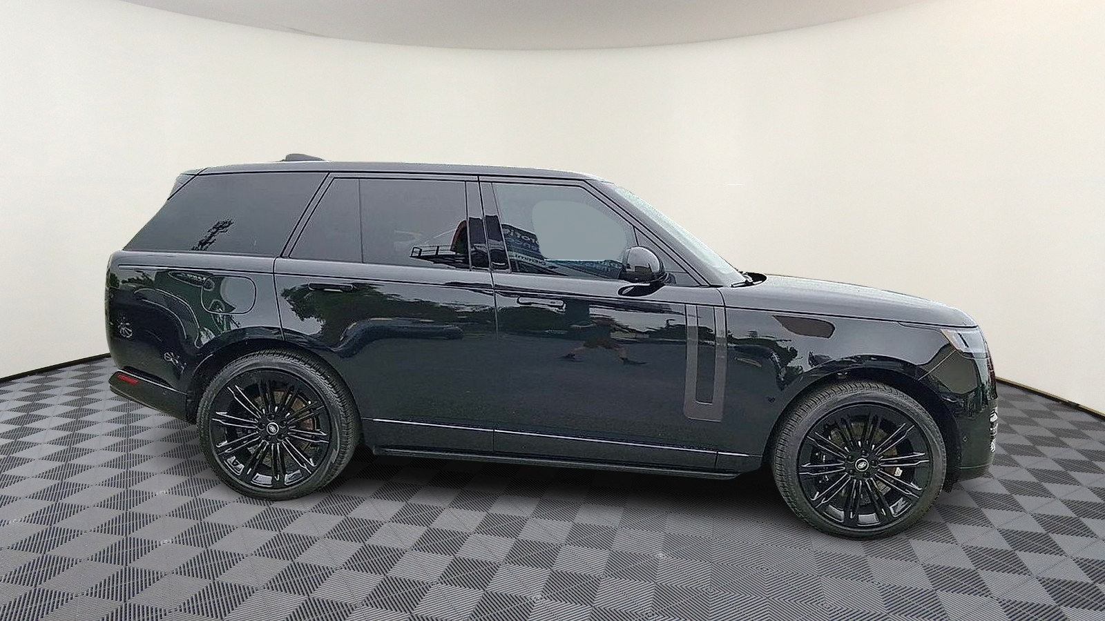 Certified 2025 Land Rover Range Rover SE AWD/4WD image 9