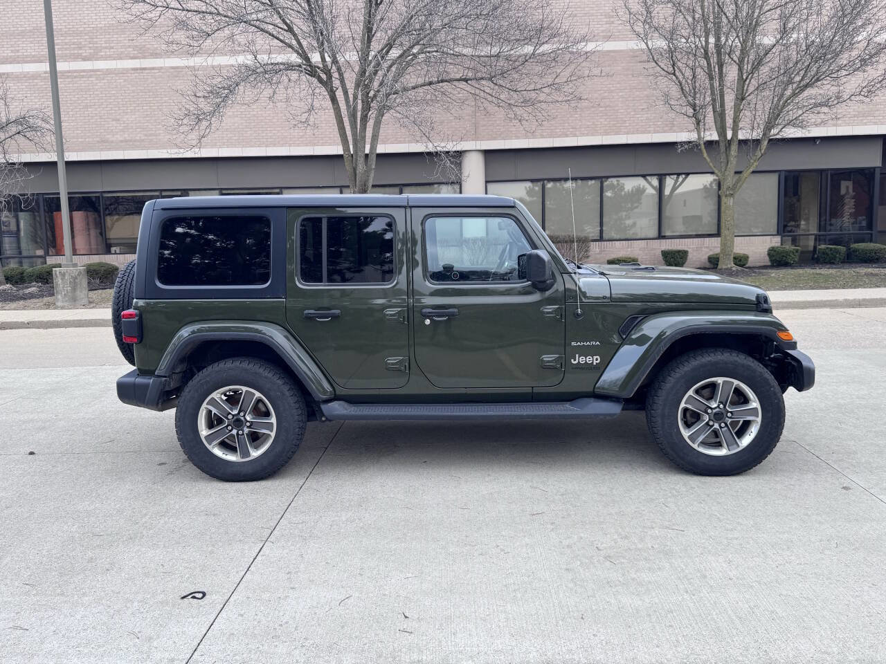 Used 2021 Jeep Wrangler Unlimited Sahara w/ Uconnect 4C Nav & Sound Group image 7