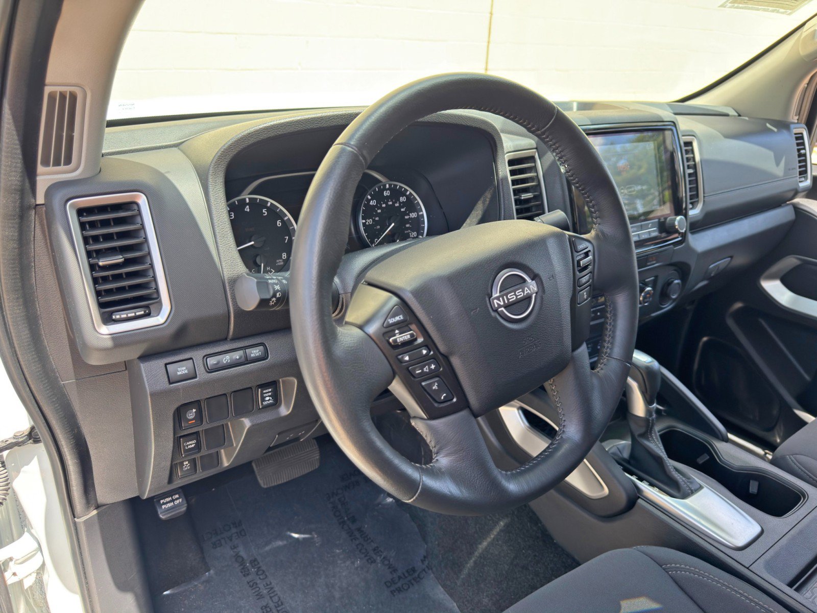 Used 2024 Nissan Frontier SV w/ Technology Package RWD image 12