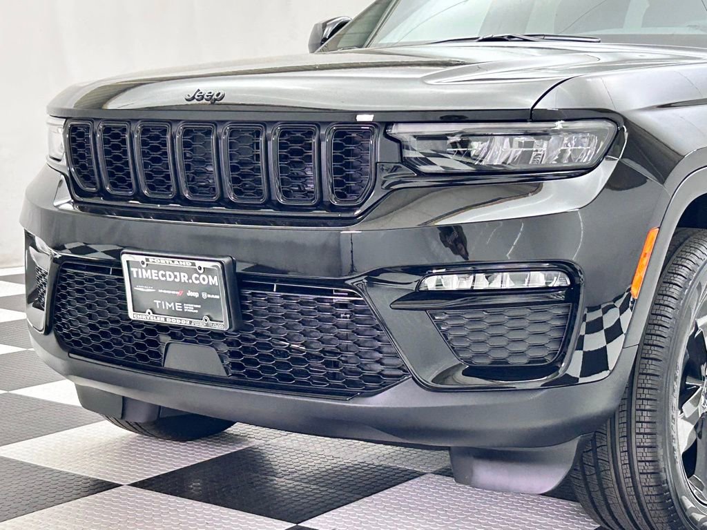 New 2025 Jeep Grand Cherokee Limited w/ Black Appearance Package image 5