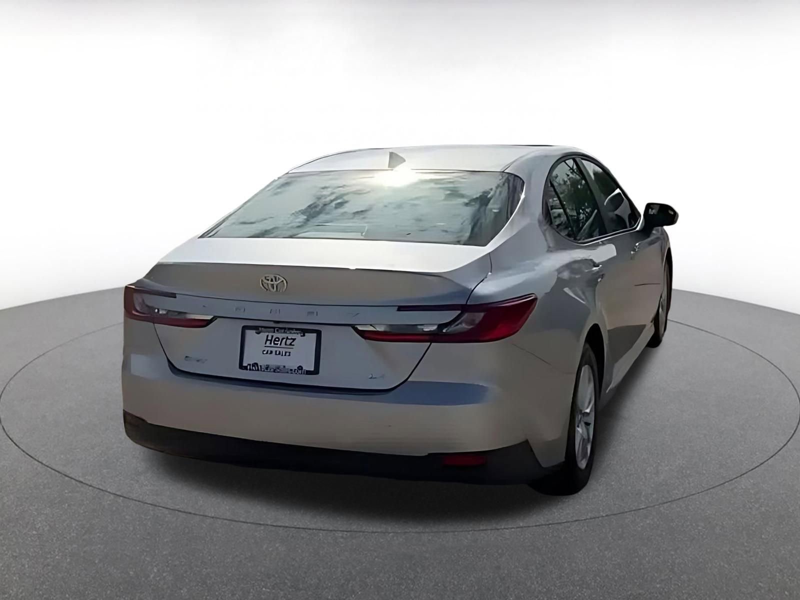 Used 2025 Toyota Camry LE image 15