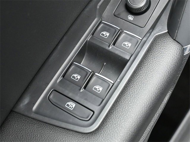 Used 2020 Volkswagen Tiguan SE w/ Panoramic Sunroof Package image 13