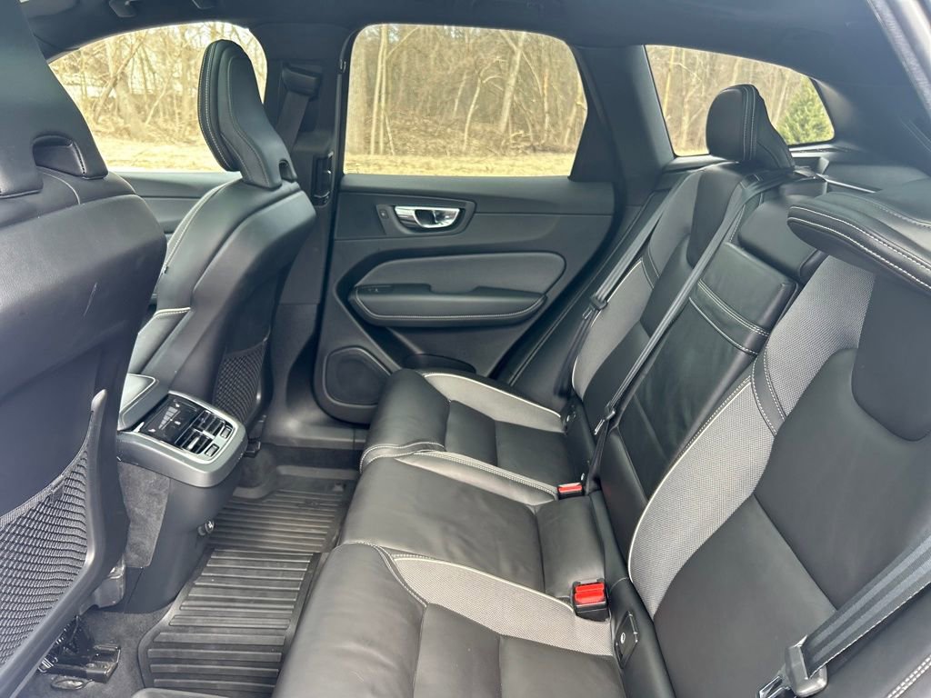 Used 2020 Volvo XC60 T5 R-Design w/ Protection Package Premier image 8