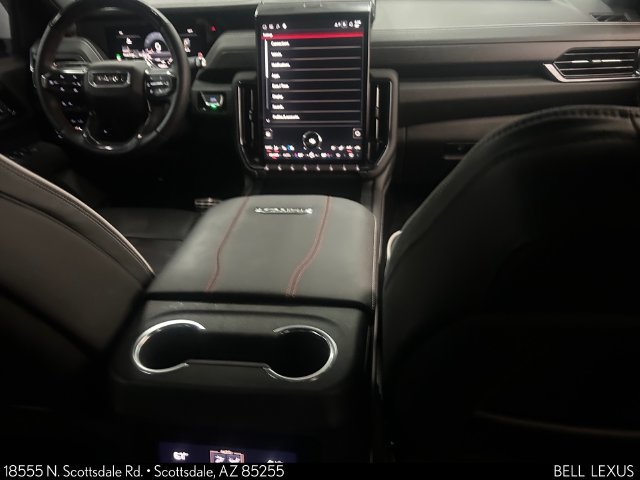 Used 2025 GMC Yukon AT4 Ultimate AWD/4WD image 13