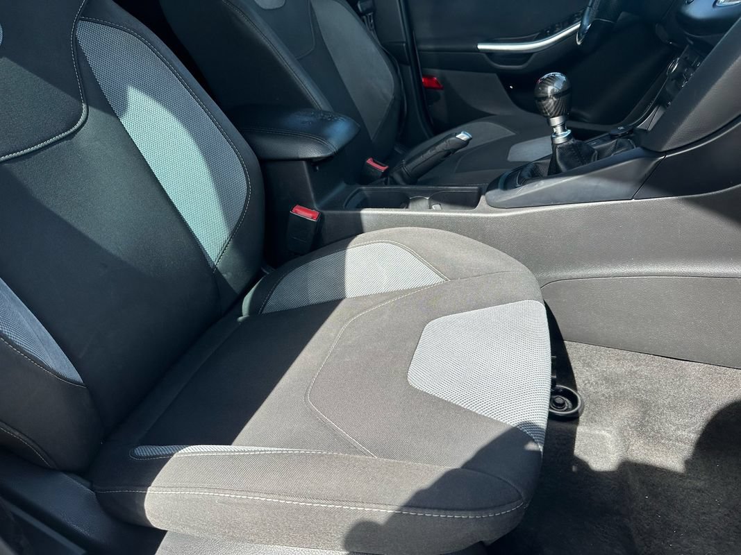 Used 2018 Ford Focus ST FWD image 15