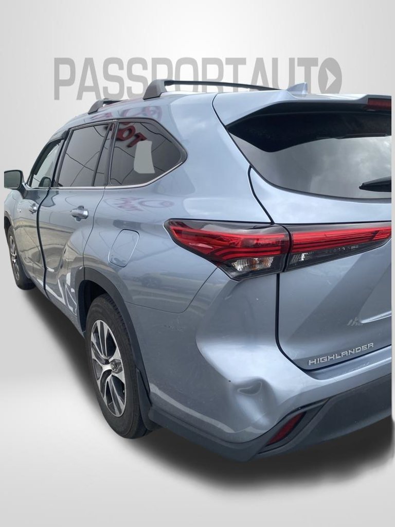 Used 2021 Toyota Highlander XLE AWD/4WD image 4