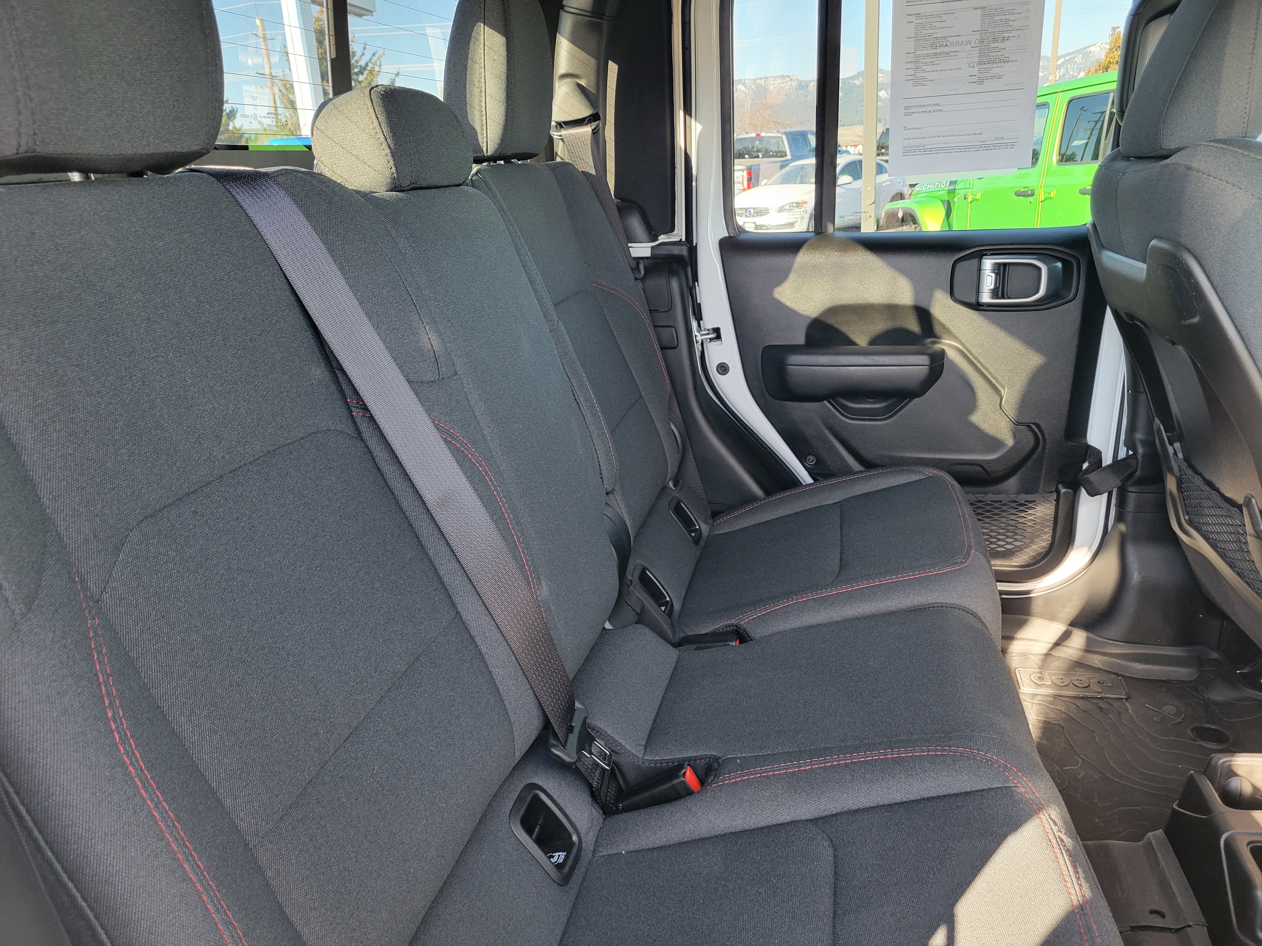 Used 2024 Jeep Gladiator Rubicon w/ Convenience Group image 15