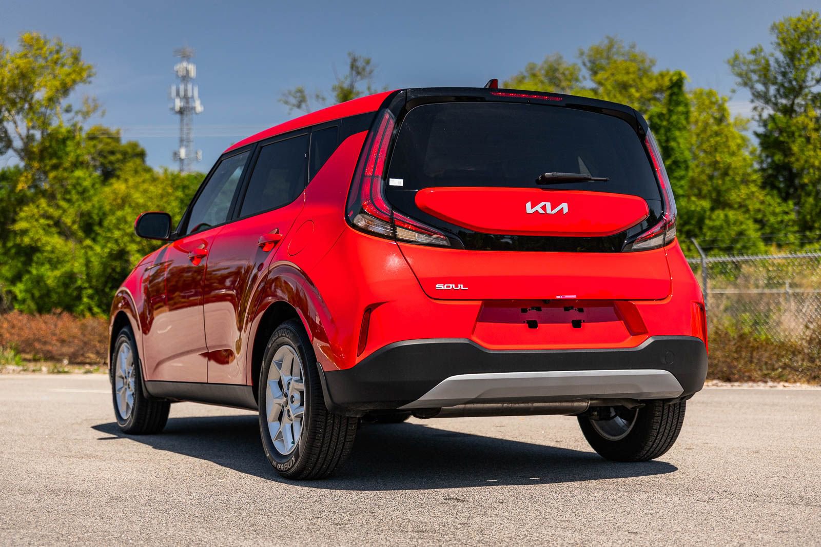 Used 2025 Kia Soul LX w/ LX Technology Package FWD image 5