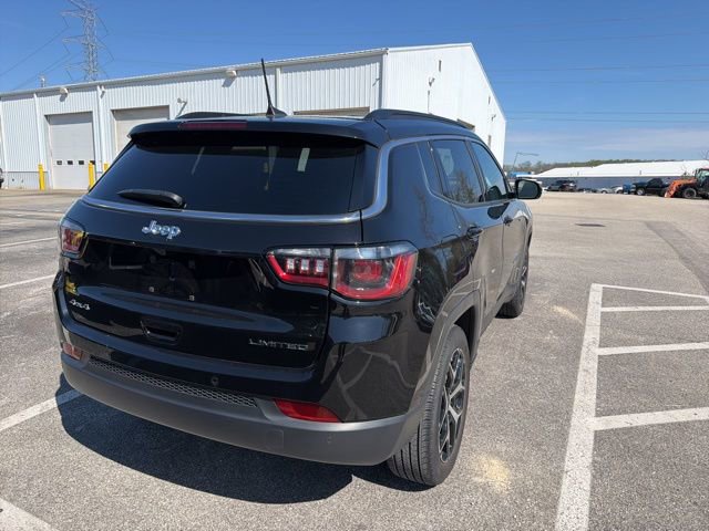 Used 2025 Jeep Compass Limited image 4