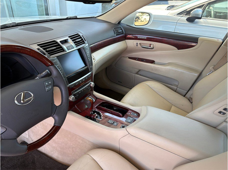Used 2011 Lexus LS 460 w/ Comfort Pkg RWD image 23