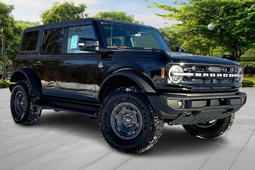 New 2025 Ford Bronco Outer Banks w/ Sasquatch Package image 1