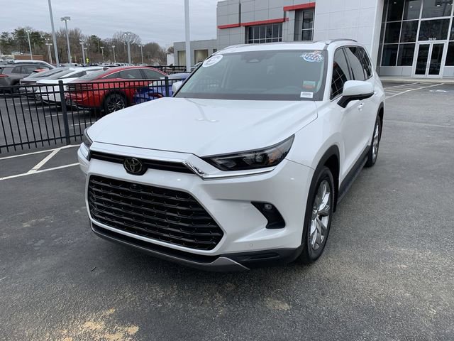 Used 2024 Toyota Grand Highlander Platinum image 4