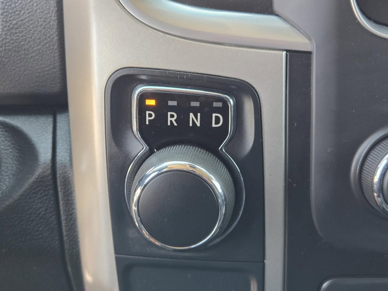 Used 2020 RAM 1500 Classic SLT image 13