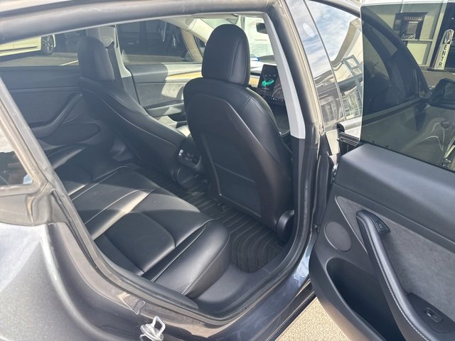 Used 2021 Tesla Model 3 Standard Range Plus image 14